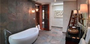Villa 5 master bathroom bath 